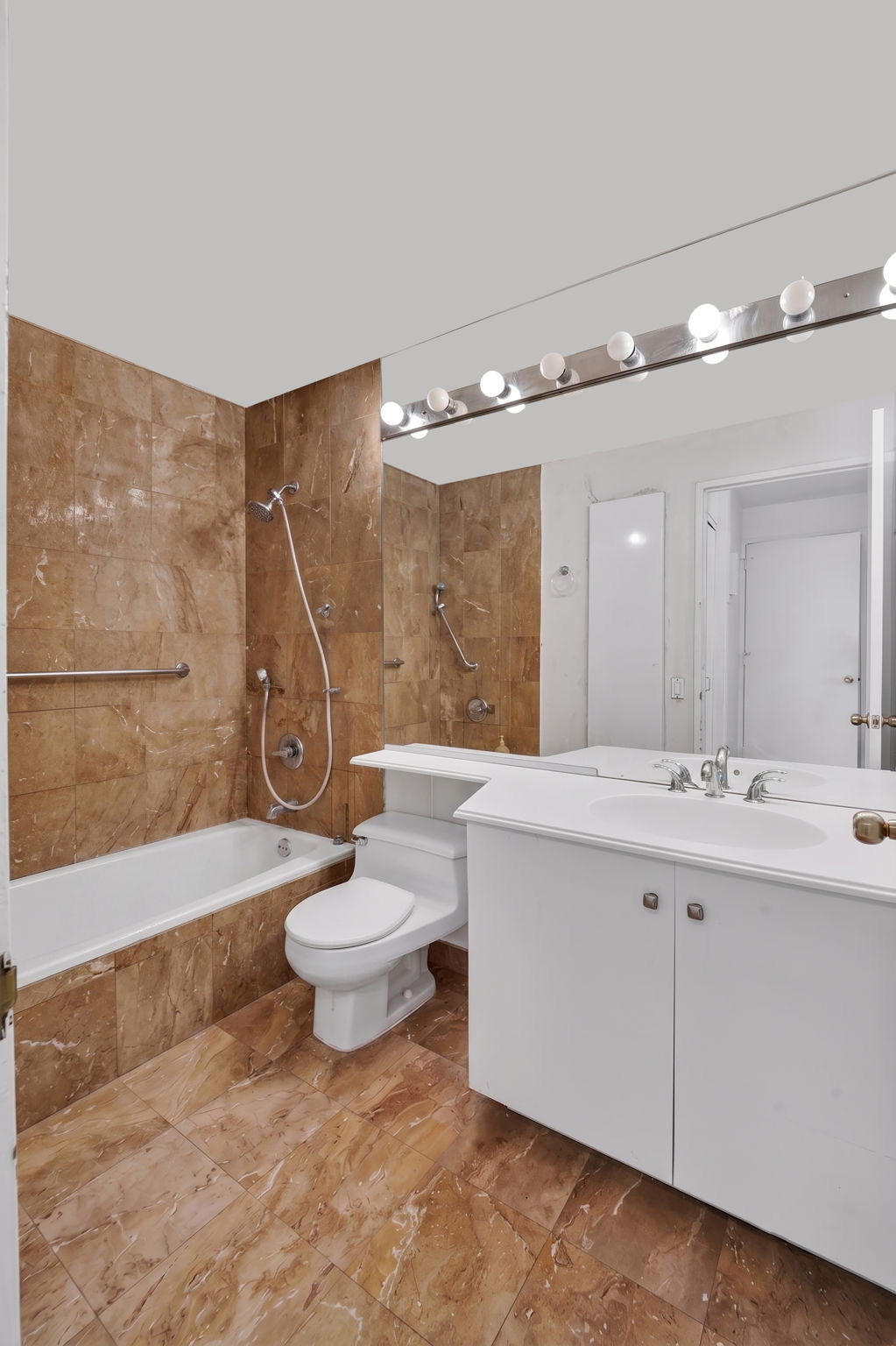 250 West 90th Street, Unit 7H Manhattan, NY 10024 - Photo 8 of 19