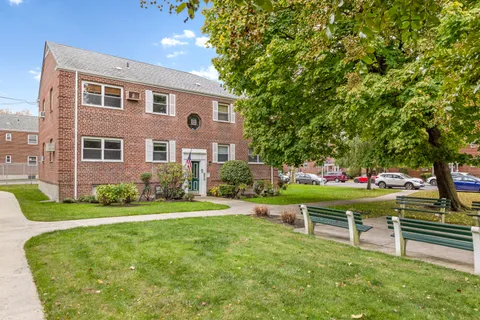 $190,000 | 155-21 89th Street | Lindenwood