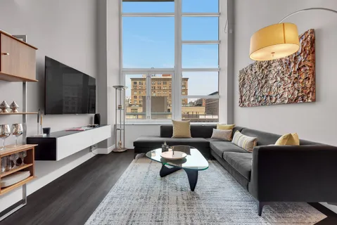 $1,350,000 | 2373 Broadway, Unit 922 | Upper West Side