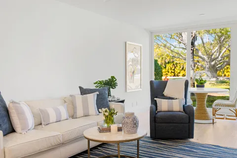 $575,000 | 614 Broad Avenue South, Naples, FL 34102