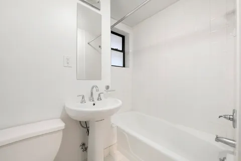 $675,000 | 313 East 56th Street, Unit 2C | Sutton Place
