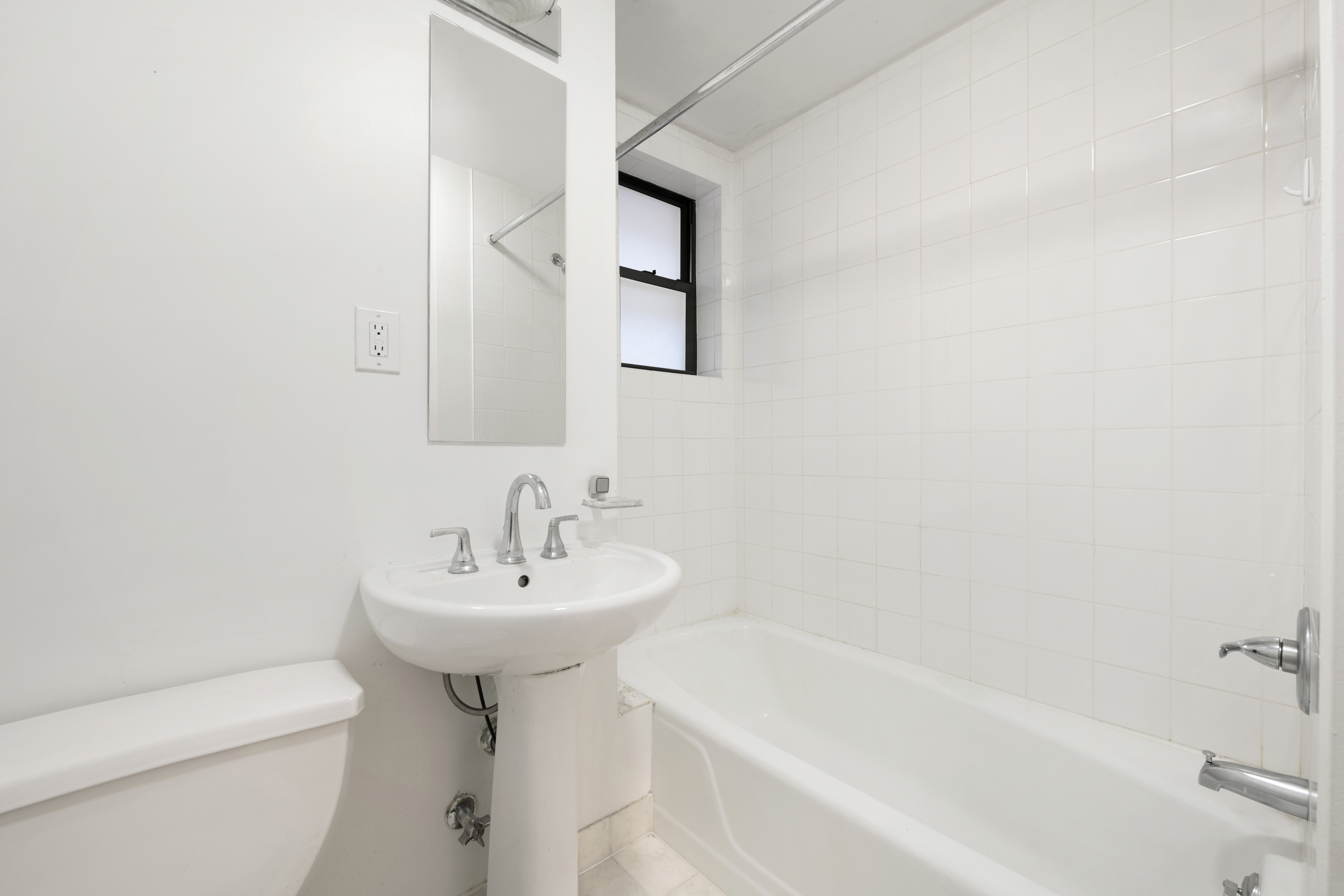 313 East 56th Street, Unit 2C Manhattan, NY 10022 - Photo 11 of 12