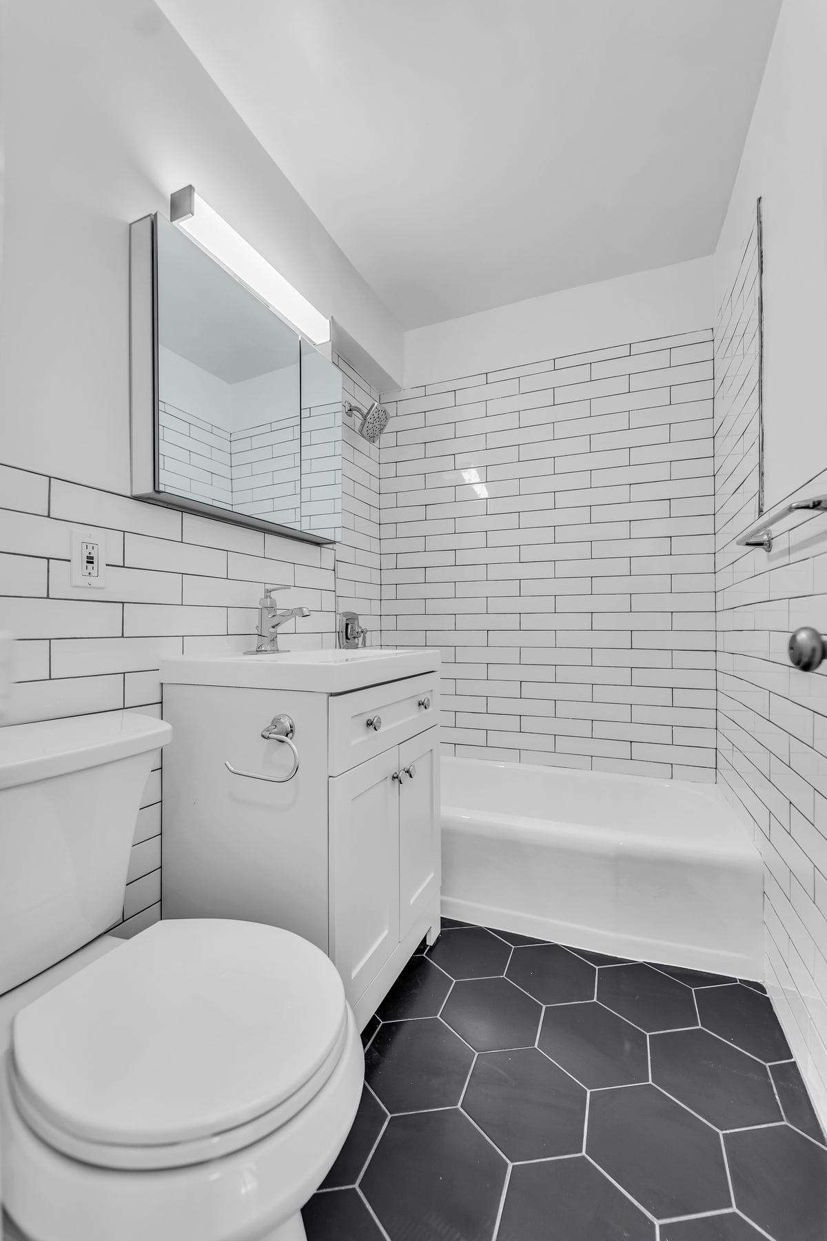 5900 Arlington Avenue, Unit 3P Bronx, NY 10471 - Photo 4 of 11