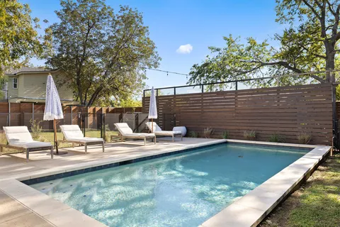 $1,100,000 | 909 East 50th Street, Austin, TX 78751