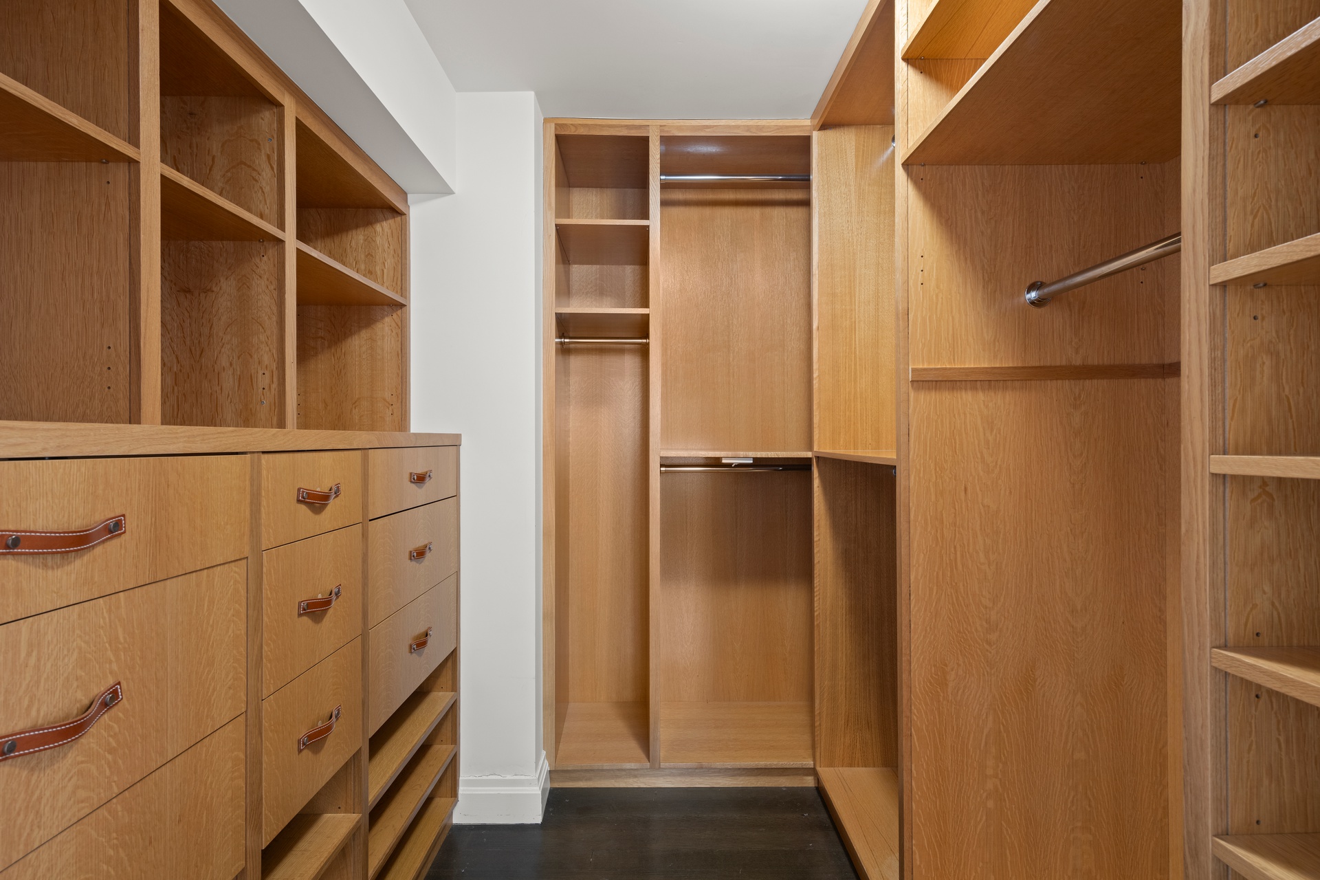 200 East 66th Street, Unit D1205 Manhattan, NY 10065 - Photo 10 of 33 a view of closet