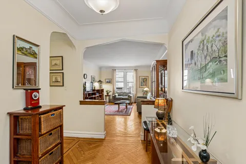 $545,000 | 680 West 204th Street, Unit 4F | Inwood