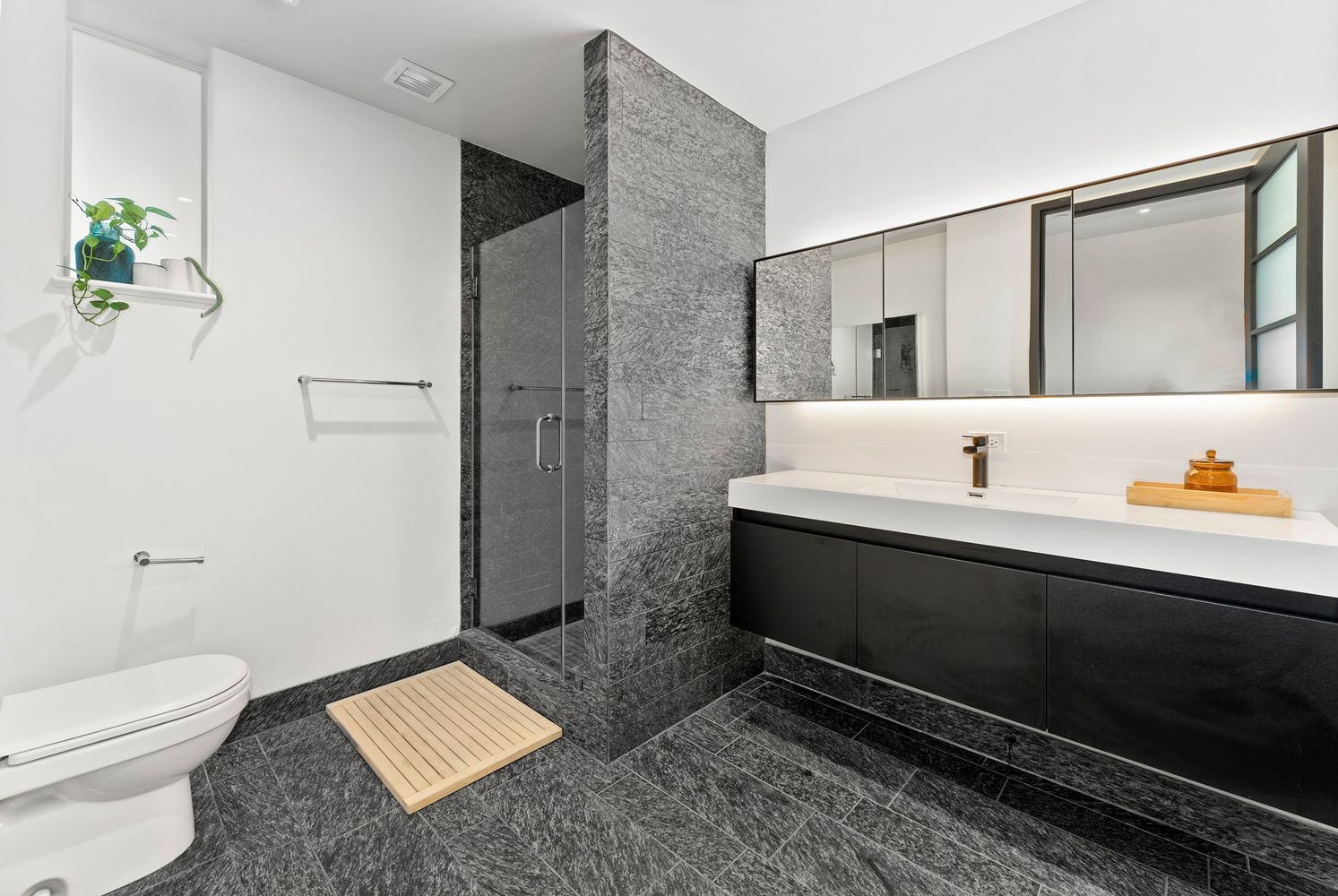 $1,785,000 | 20 Pine Street, Unit 1013 | Financial District