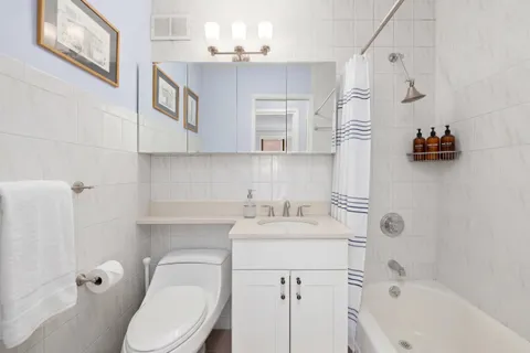 $1,785,000 | 201 East 21st Street, Unit 2FG | Gramercy