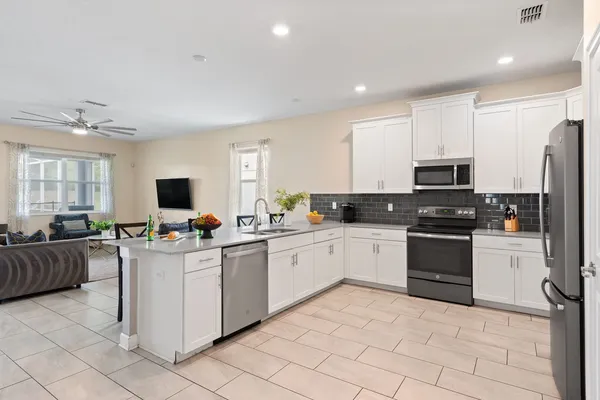 $673,500 | 9050 Stinger Drive, Davenport, FL 33896