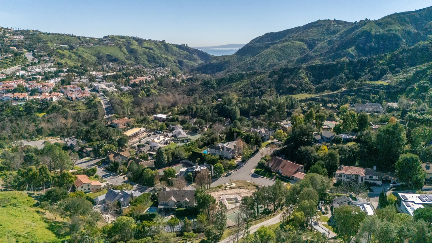 $2,495,000 | 17706 Camino De Yatasto, Pacific Palisades, CA 90272