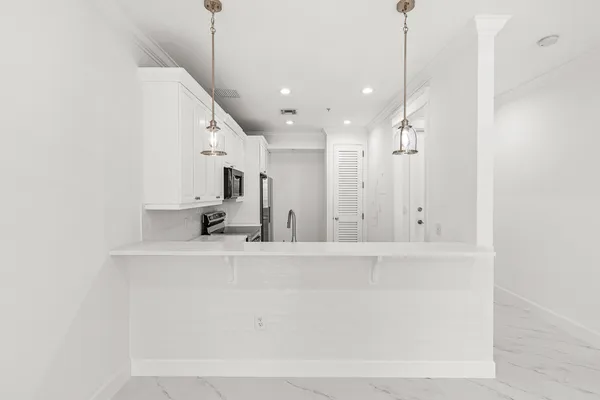 $4,000 | 47 Southwest Osceola Street, Unit UN206, Stuart, FL 34994