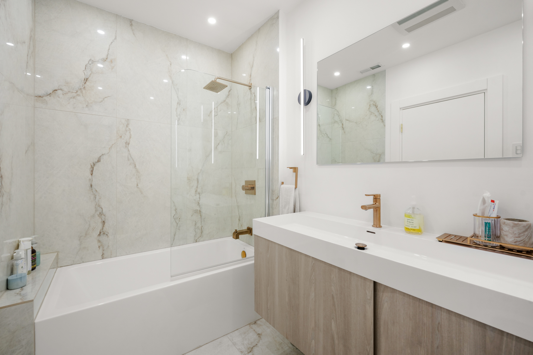 17 Braddock Park, Unit 3 Boston, MA 02116 - Photo 14 of 24