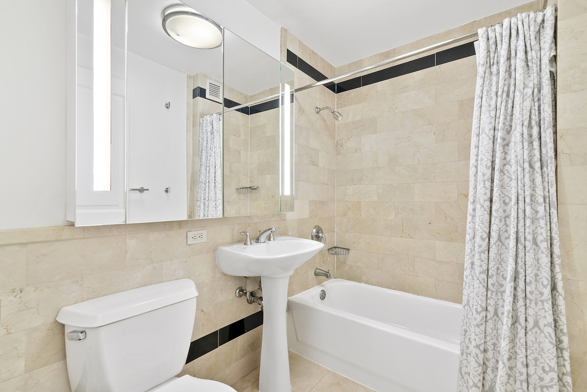 20 West Street, Unit 14H Manhattan, NY 10004 - Photo 5 of 12