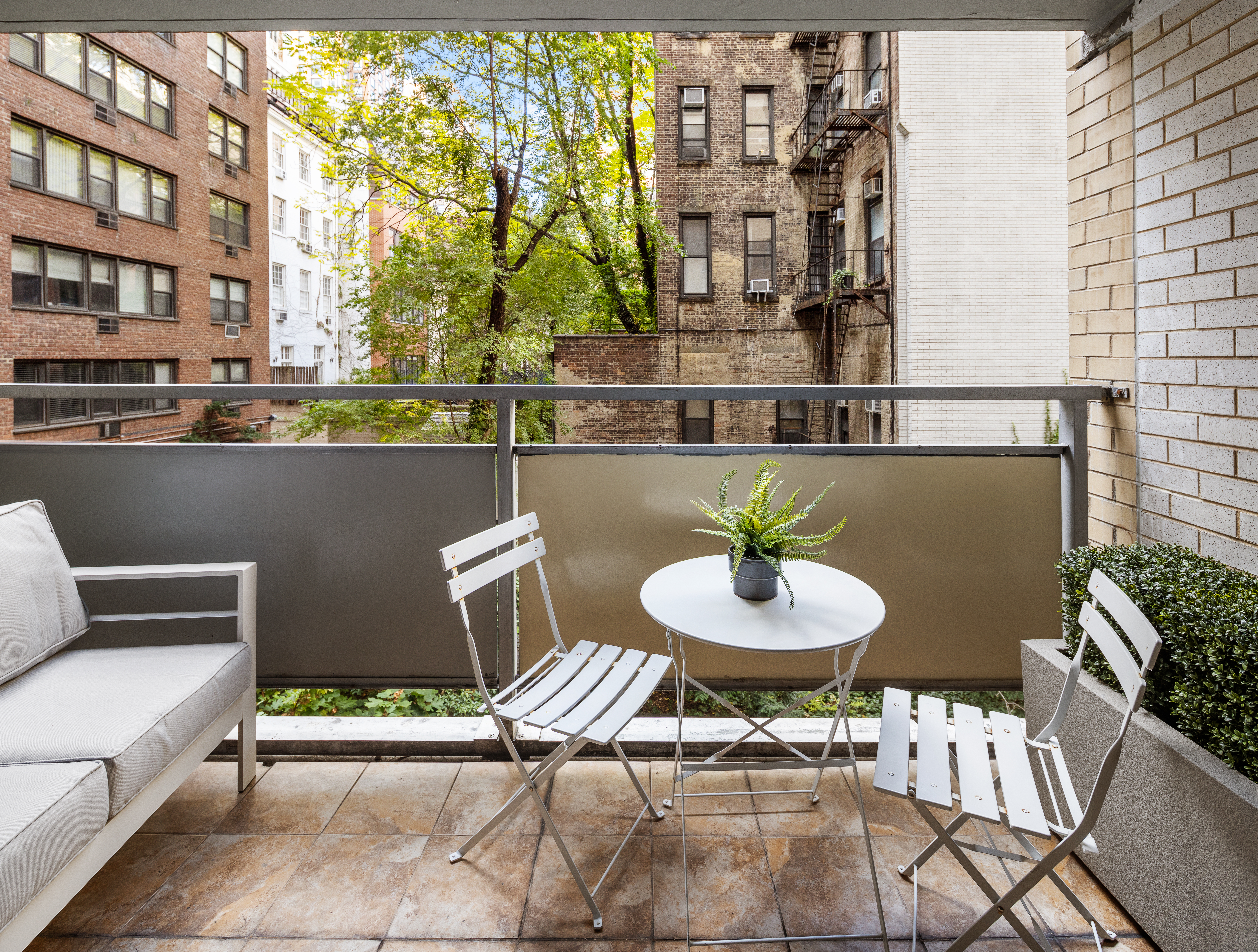 142 East 16th Street, Unit 3H Manhattan, NY 10003 - Photo 3 of 9 Gallery Image 3