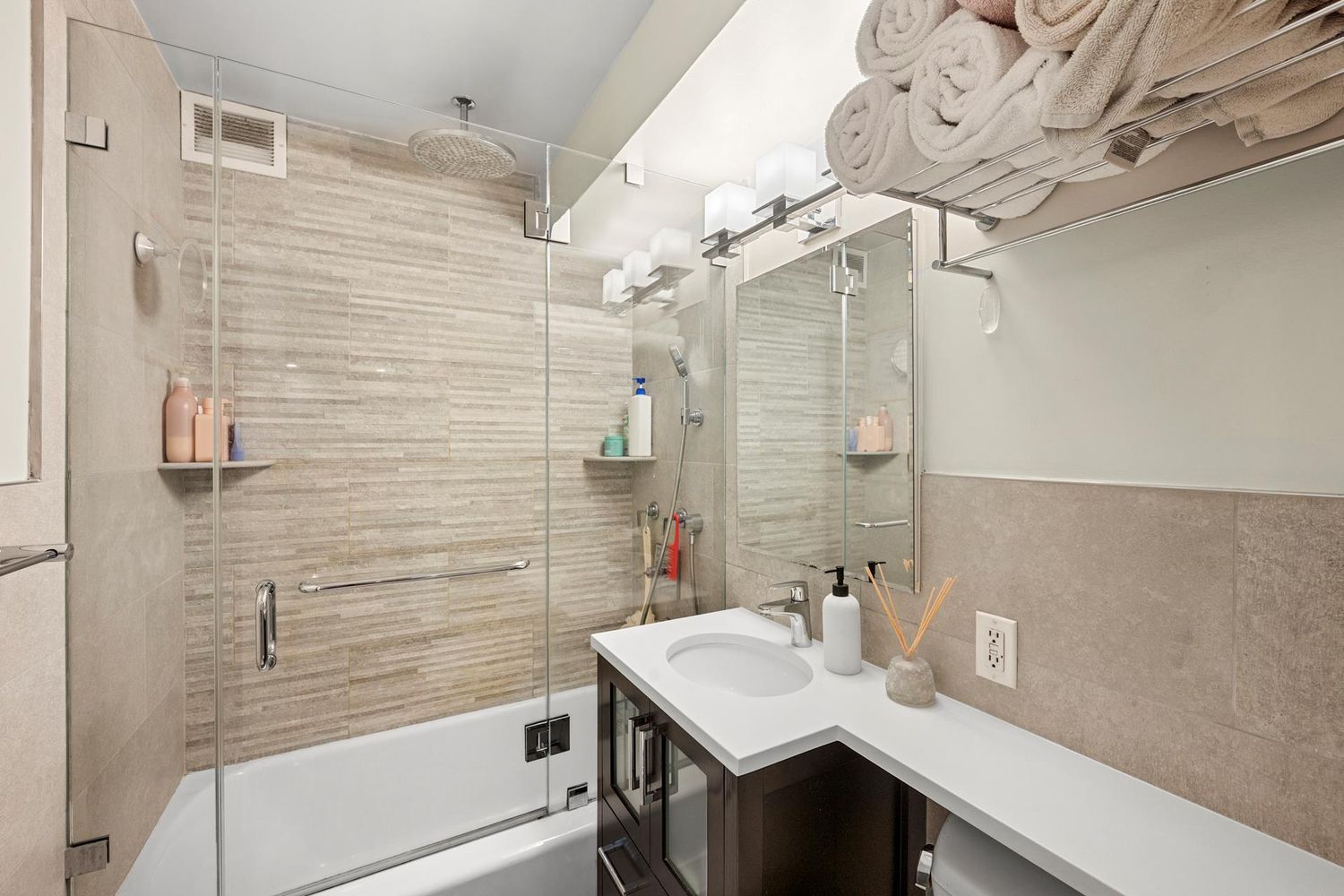 142 East 16th Street, Unit 3H Manhattan, NY 10003 - Photo 6 of 7