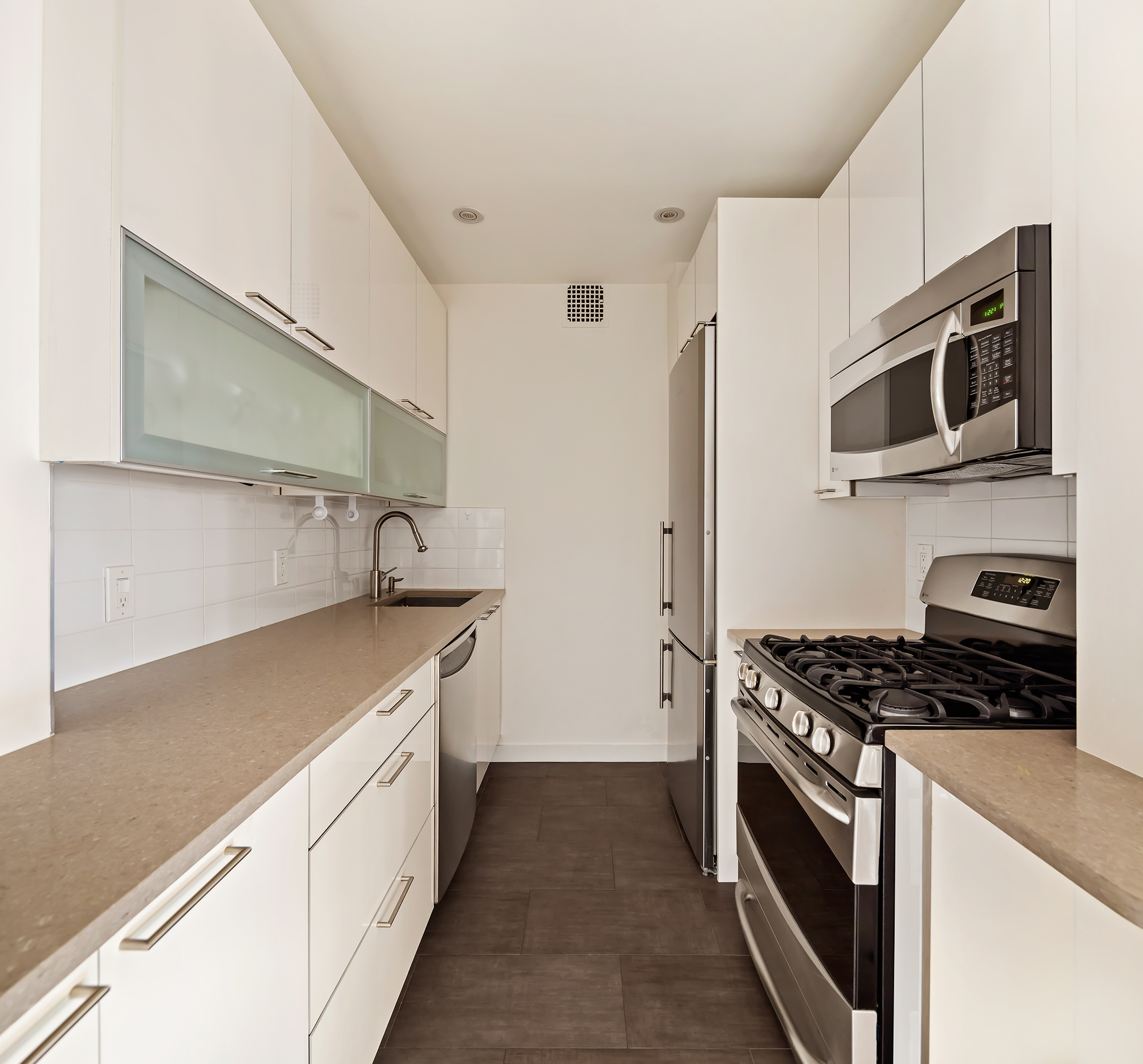 60 East 8th Street, Unit 8M Manhattan, NY 10003 - Photo 4 of 9