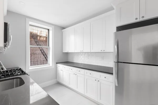 $3,400 | 45-15 41st Street, Unit 3R | Sunnyside