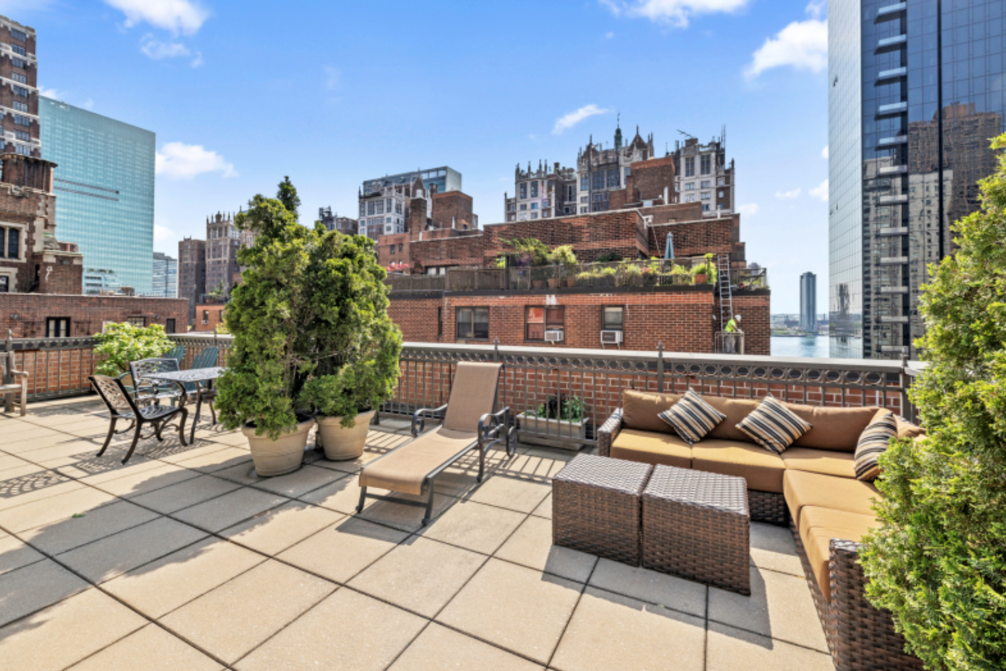 305 East 40th Street, Unit 14V Manhattan, NY 10016 - Photo 17 of 26 a view of a terrace with furniture