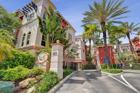 $575,000 | 1033 Northeast 17th Way, Unit 1201, Fort Lauderdale, FL 33304