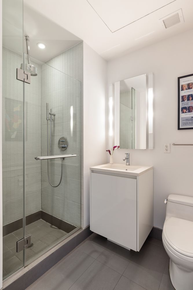 $1,900,000 | 246 West 17th Street, Unit 5A | Chelsea