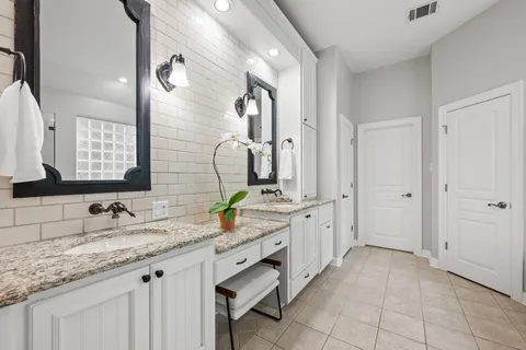 $850,000 | 806 Overlook Bend, Leander, TX 78641