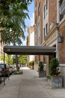 $2,870,000 | 18 West 70th Street, Unit 7C | Upper West Side