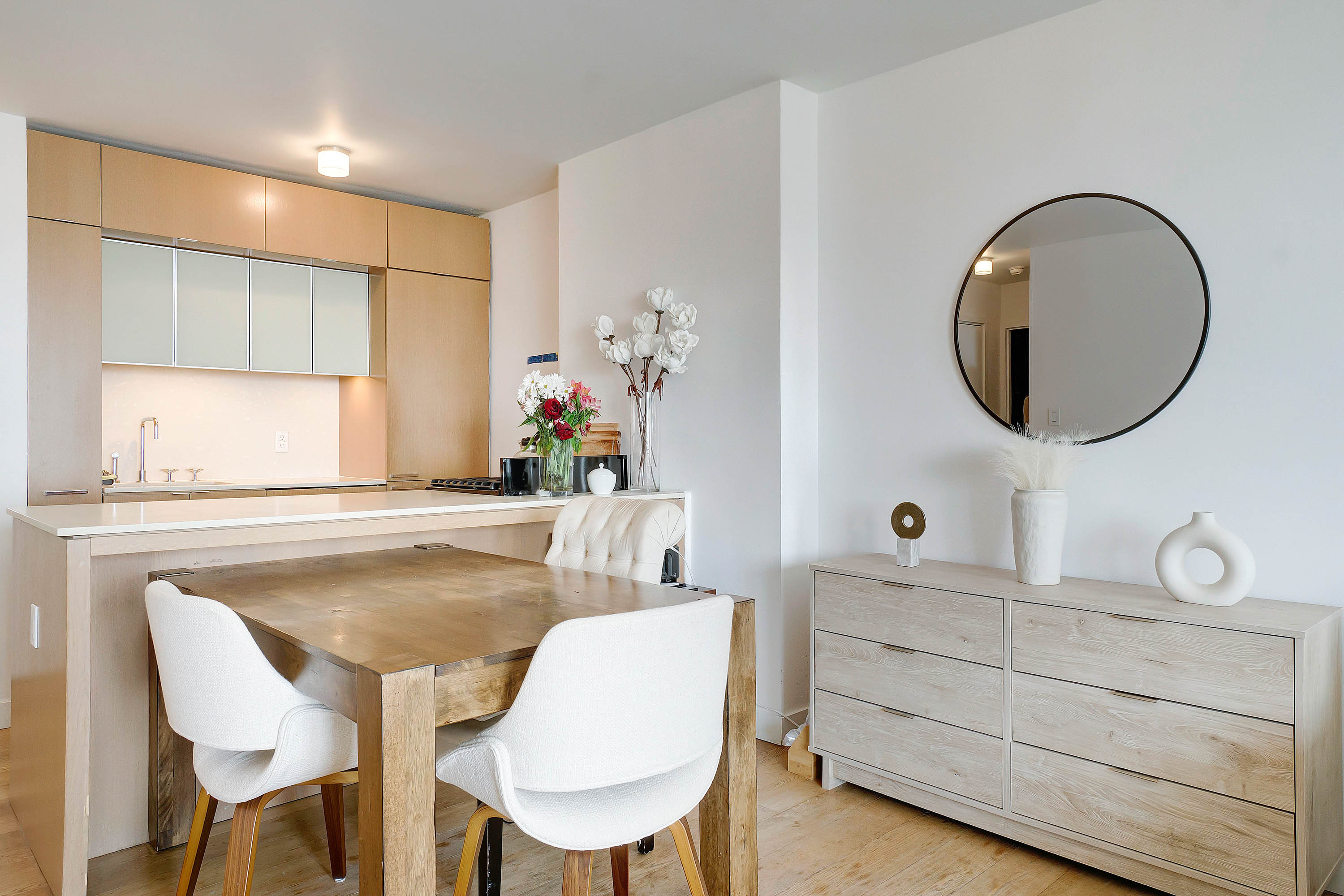 225 Rector Place, Unit 17F Manhattan, NY 10280 - Photo 5 of 17 Gallery Image 5
