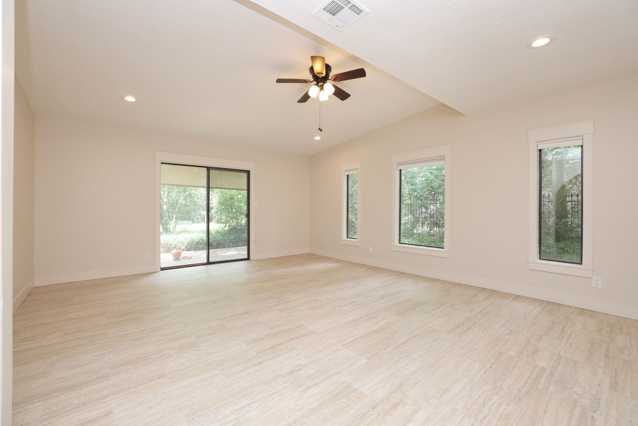 44 Indian Clover Drive Spring, TX 77381 - Photo 17 of 53 Gallery Image 17
