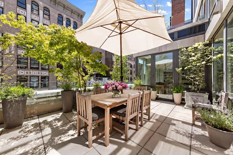 $4,395,000 | 133 West 22nd Street, Unit 10D | Chelsea