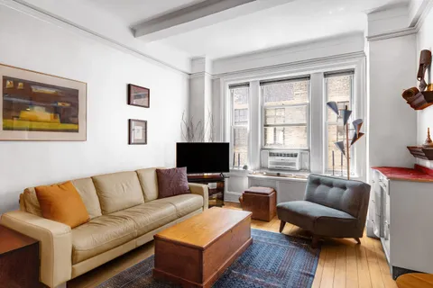 $675,000 | 588 West End Avenue, Unit 16D | Upper West Side