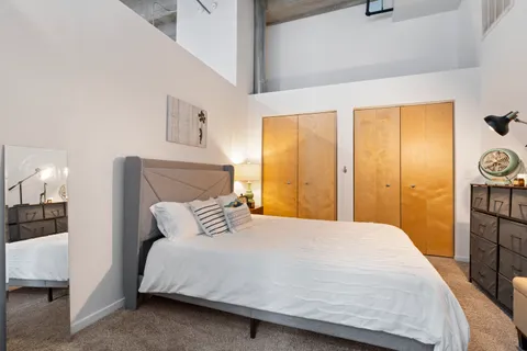 $240,000 | 1645 West Ogden Avenue, Unit 438, Chicago, IL 60612