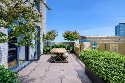 $1,500,000 | 1 Hanson Place, Unit 18L | Fort Greene