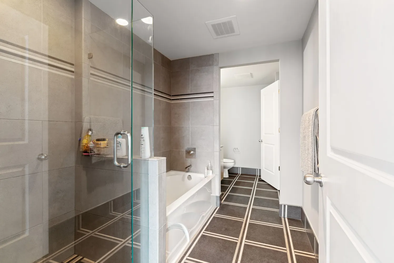 $495,000 | 3338 Peachtree Street Northeast, Unit 3406, Atlanta, GA 30305