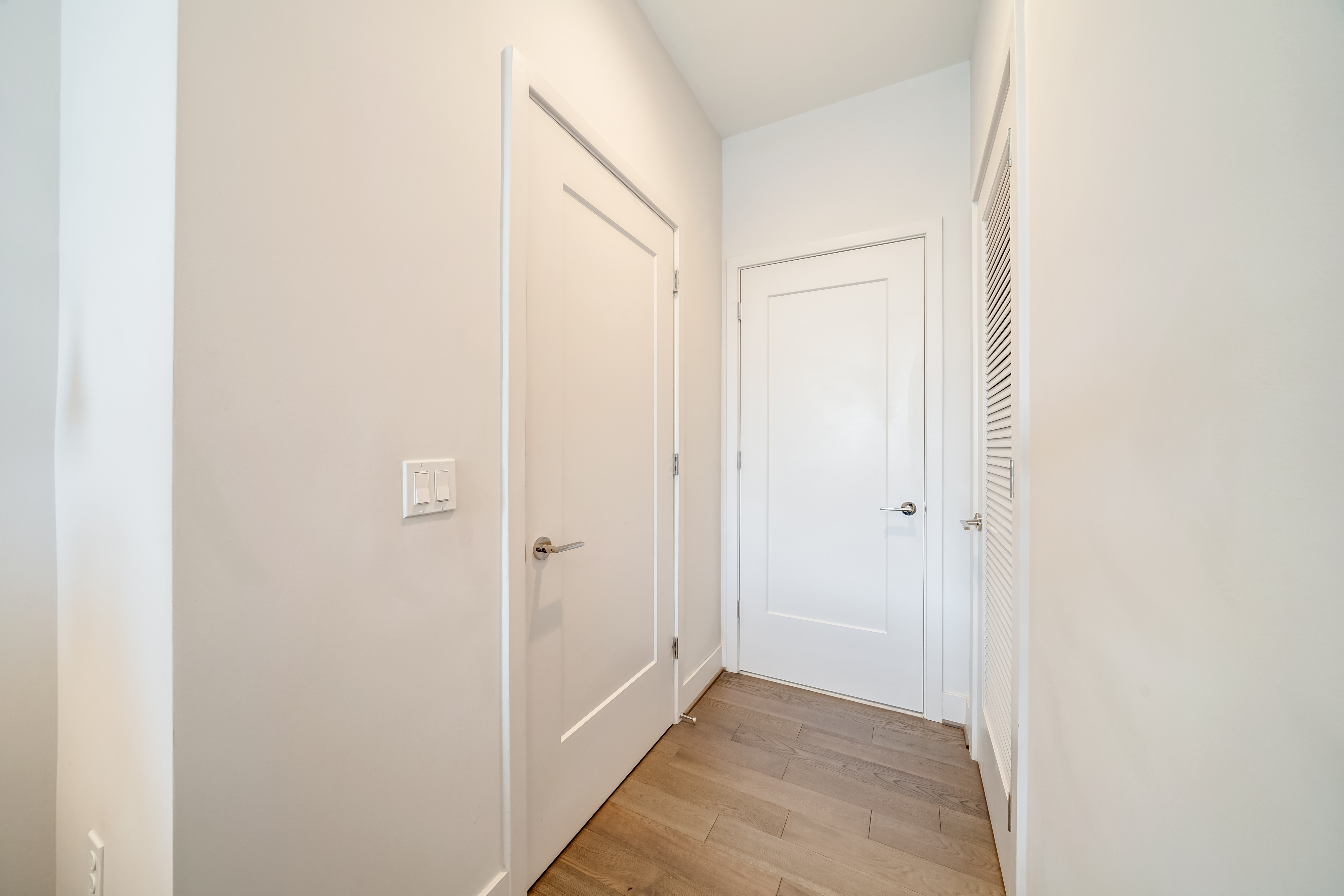 45 Sutton Square Southwest, Unit PH10 Washington, DC 20024 - Photo 26 of 44 a view of hallway with shower