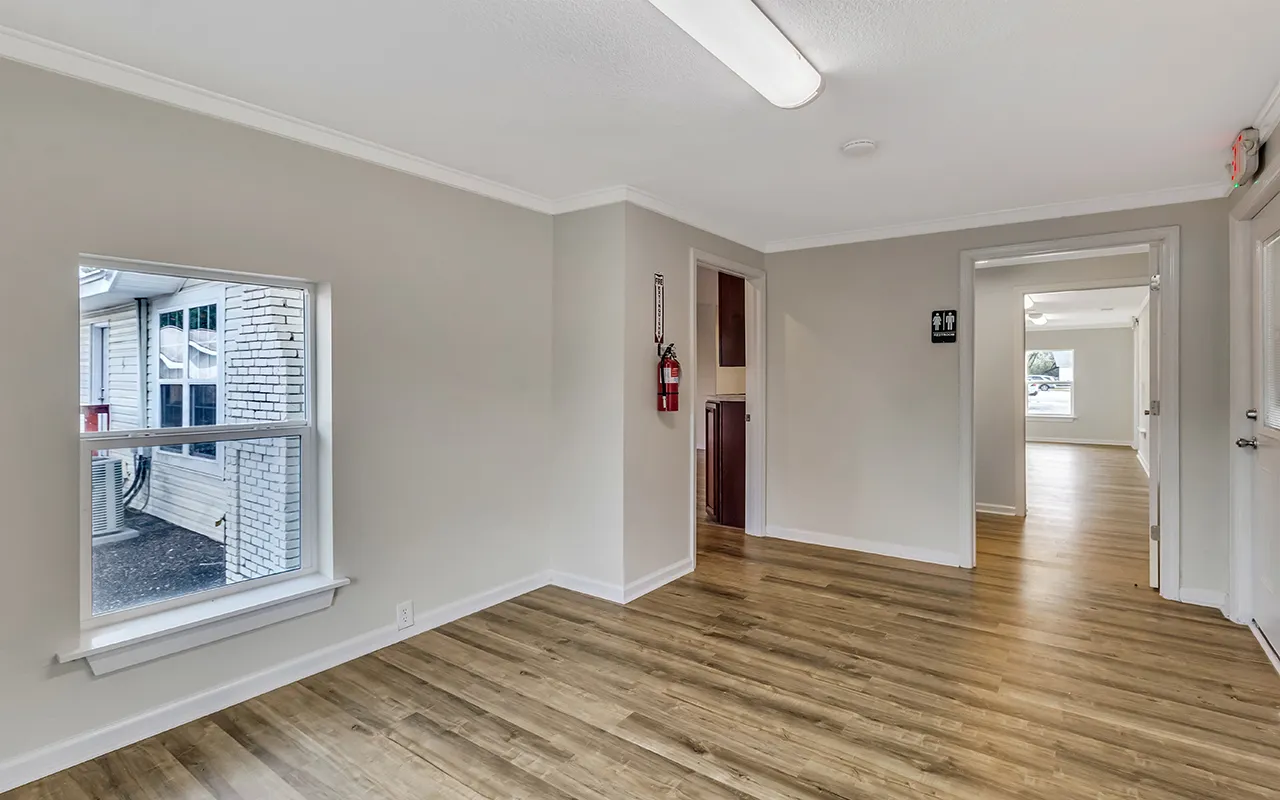 $4,268 | 406 Highway 80, Unit A, Bloomingdale, GA 31302