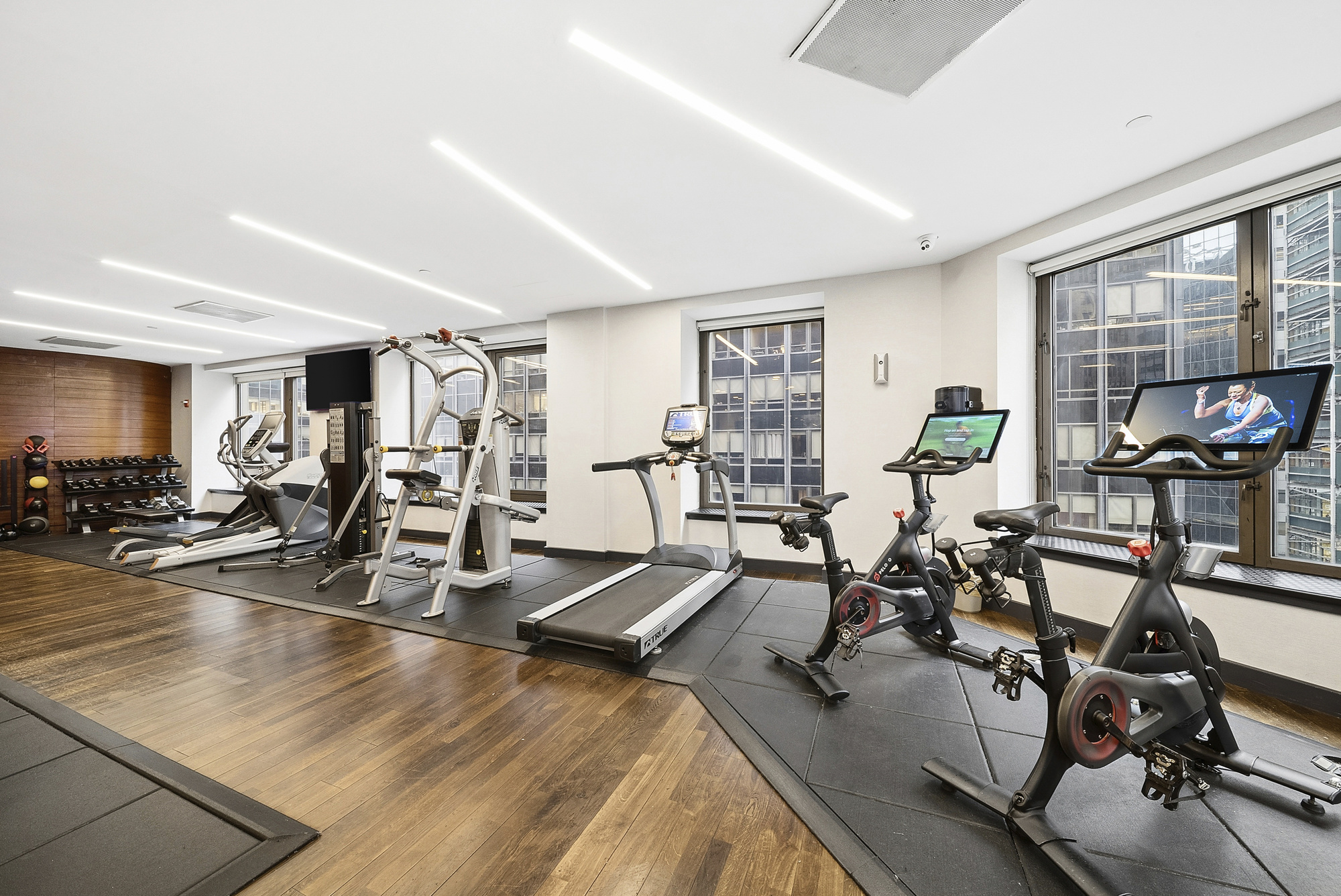 75 Wall Street, Unit 30G Manhattan, NY 10005 - Photo 6 of 9 Gallery Image 6