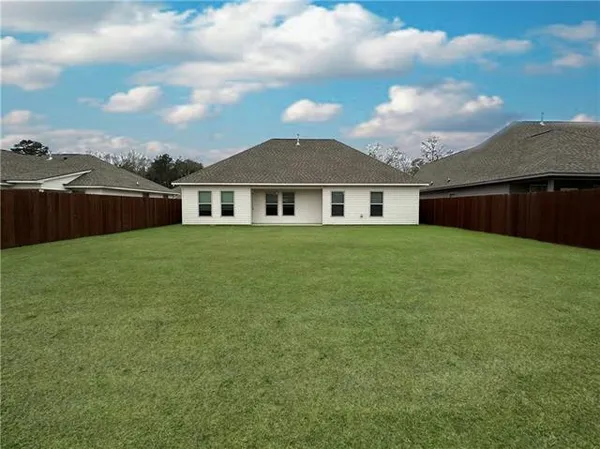 $243,000 | 41495 Dothan Place, Ponchatoula, LA 70454