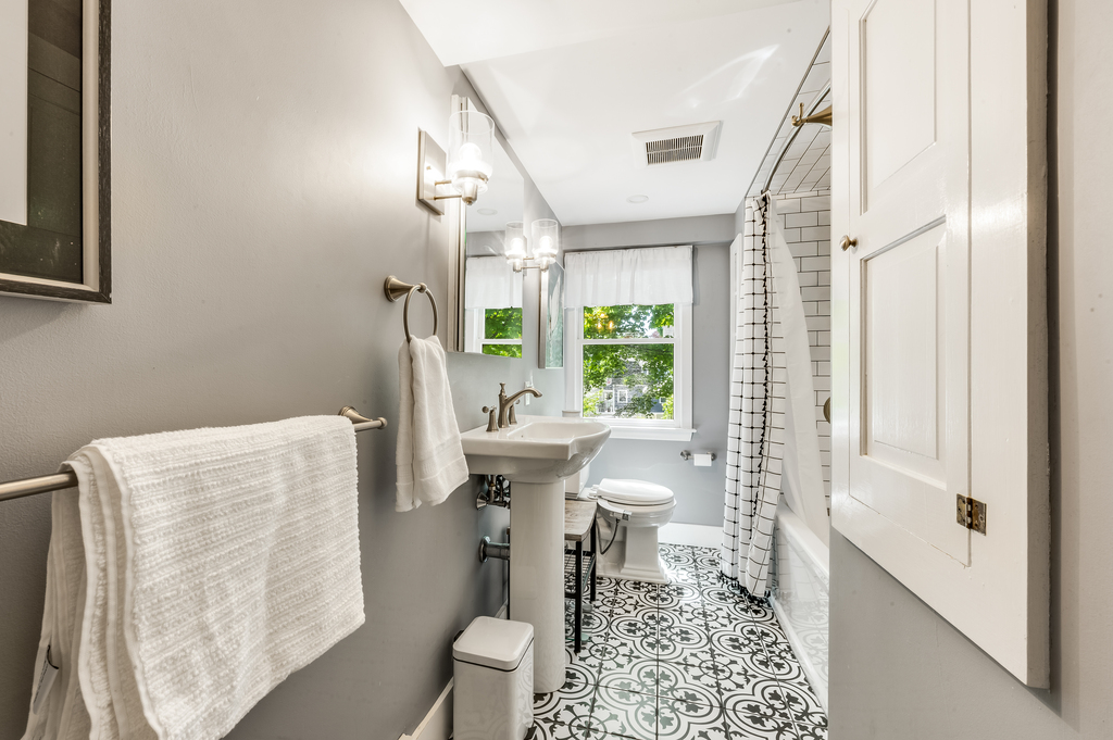 38 Berkeley Street Reading, MA 01867 - Photo 39 of 50