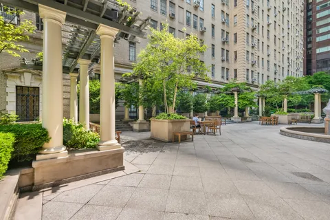 $675,000 | 340 West 57th Street, Unit 8E | Hell's Kitchen