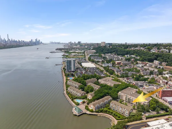 $629,000 | 200 Grand Cove Way, Unit 3L, Edgewater, NJ 07020