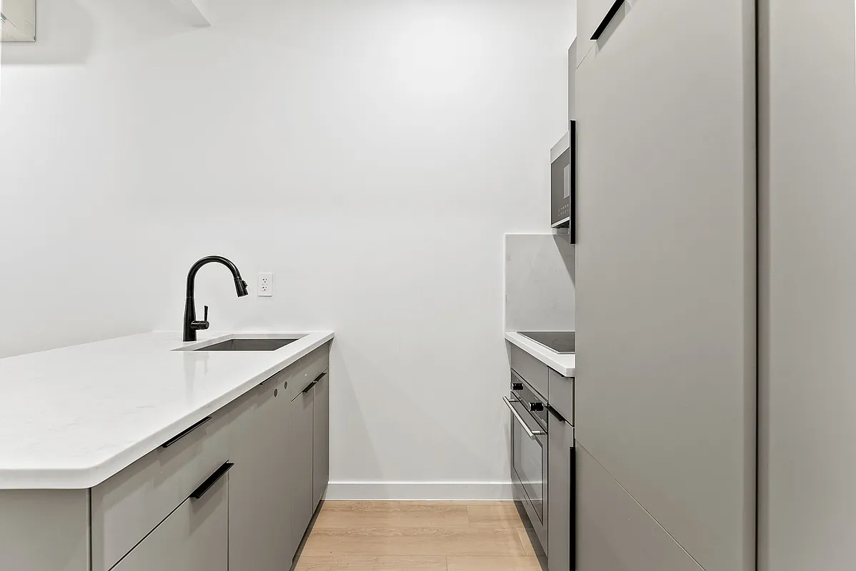 174 Meserole Street, Unit 2R Brooklyn, NY 11206 - Photo 3 of 10