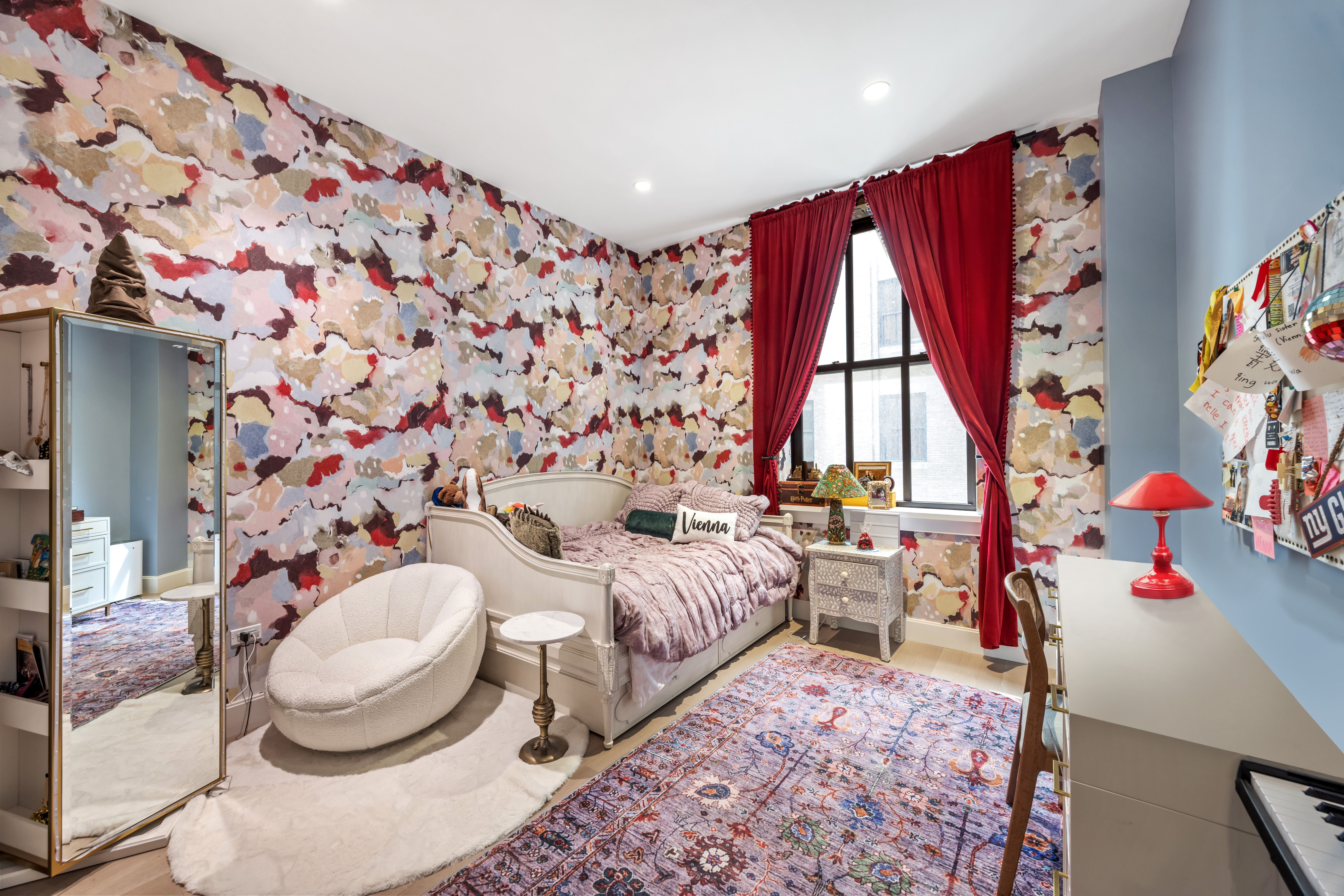 100 Barclay Street, Unit 13G Manhattan, NY 10007 - Photo 9 of 26 a bedroom with a bed and a window