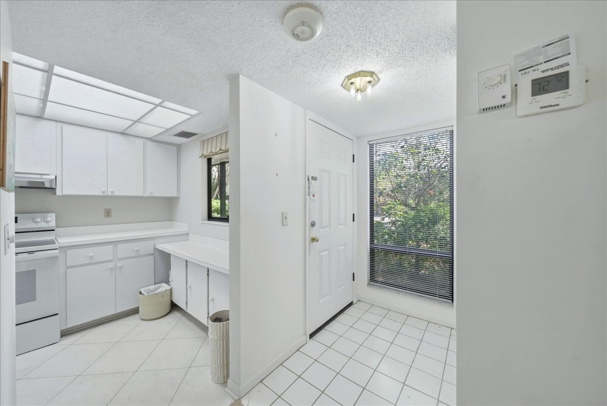 1711 Pelican Cove Road, Unit 341 Sarasota, FL 34231 - Photo 20 of 31