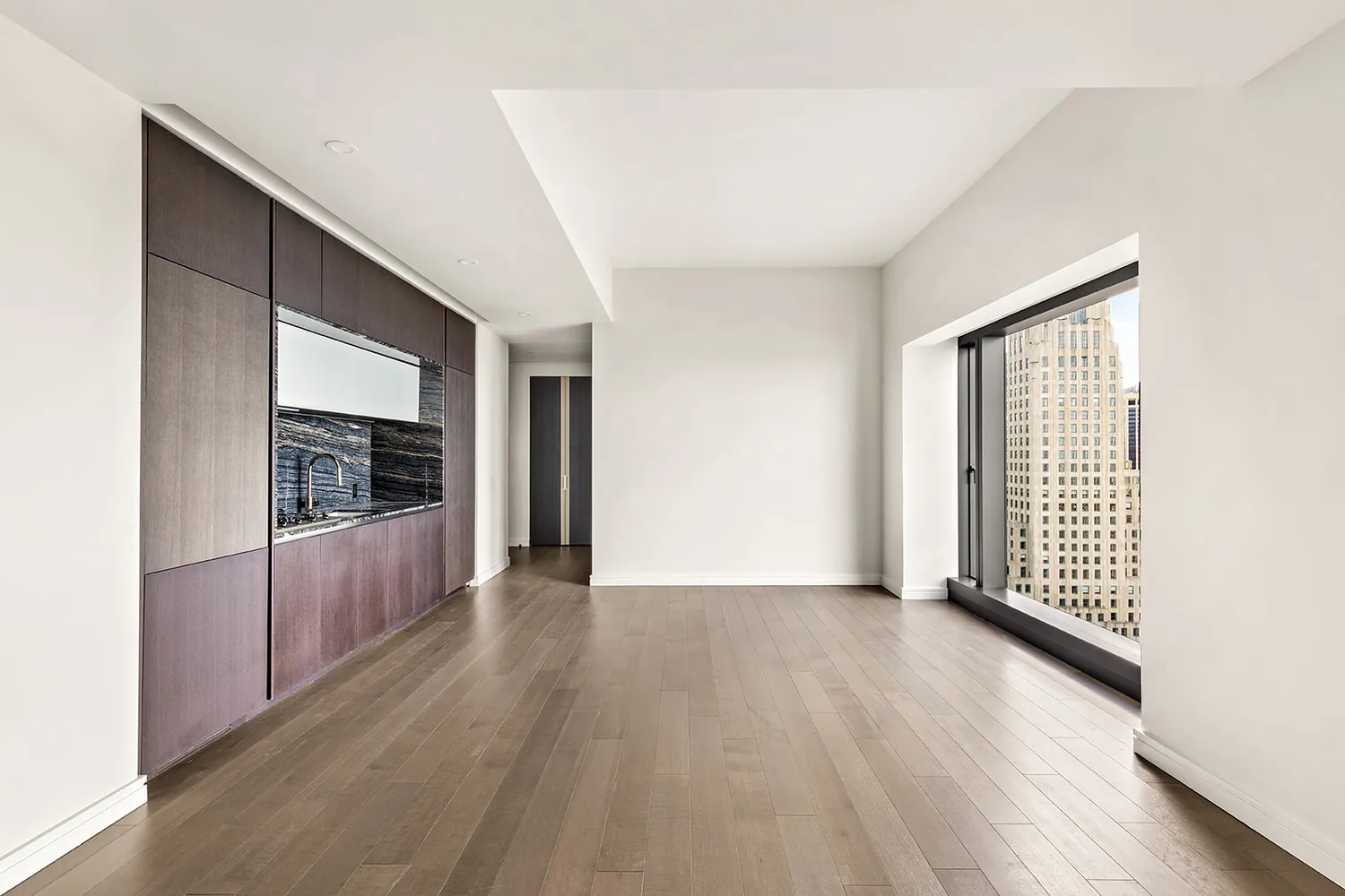 $5,950 | 125 Greenwich Street, Unit 61C | Financial District