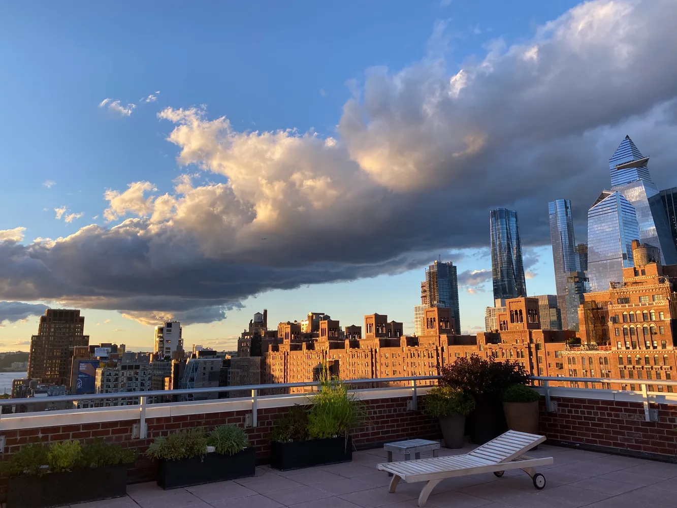 $1,995,000 | 360 West 22nd Street, Unit 10B | Chelsea