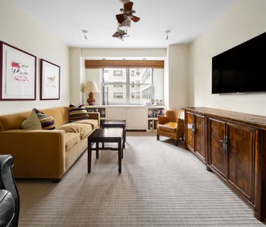 $3,295,000 | 150 East 69th Street, Unit 3FX | Lenox Hill