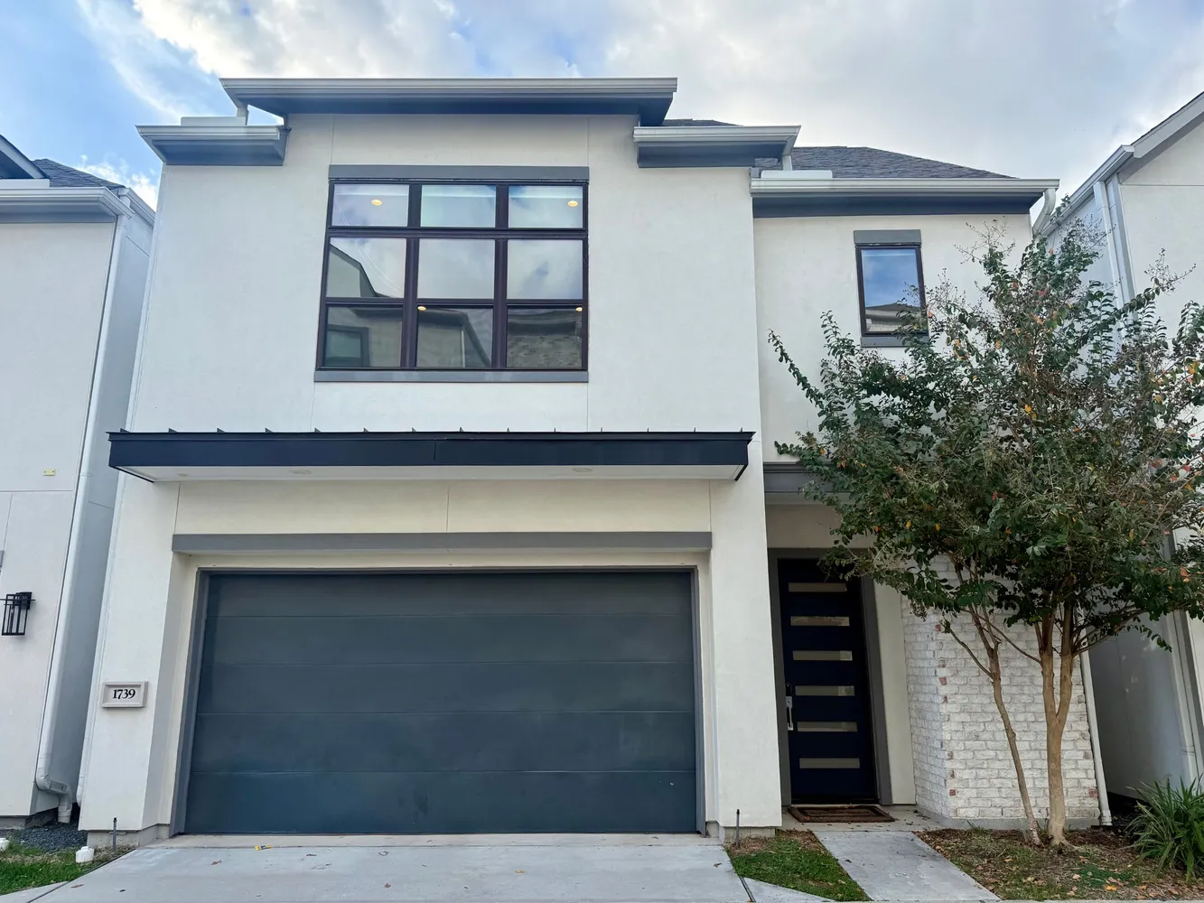 $725,000 | 1739 Ojeman Point Ln, Houston, TX 77055