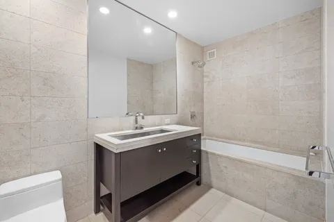$725,000 | 1600 Broadway, Unit 19F | Midtown Central