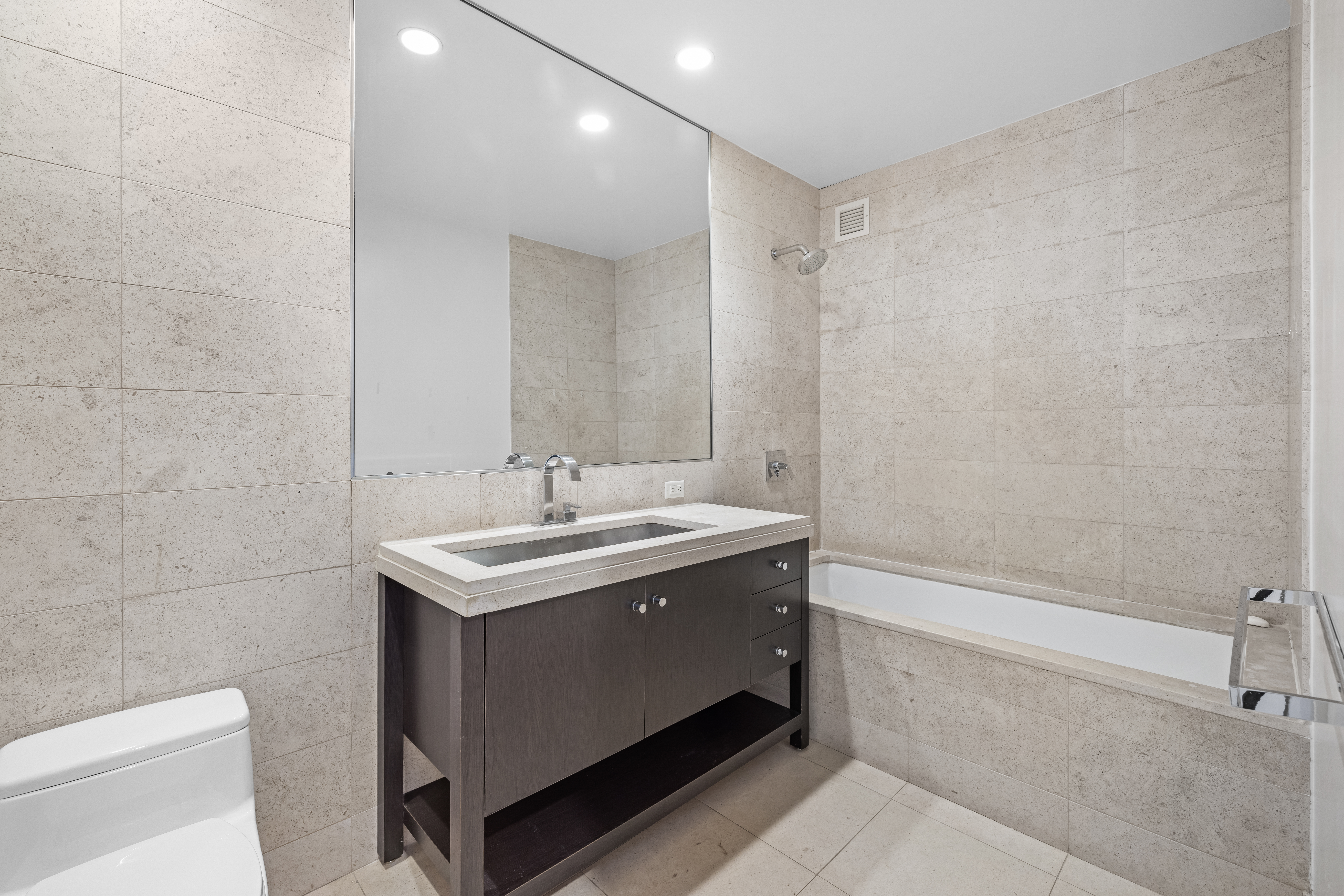 1600 Broadway, Unit 19F Manhattan, NY 10019 - Photo 4 of 12