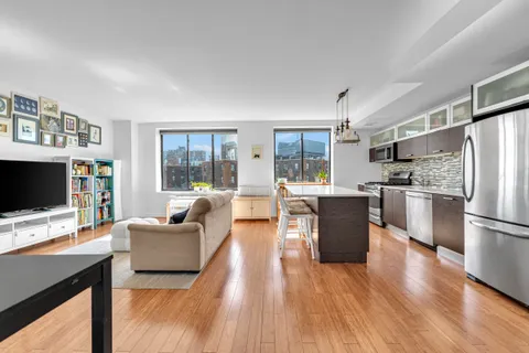 $725,000 | 353 East 104th Street, Unit 9C | East Harlem